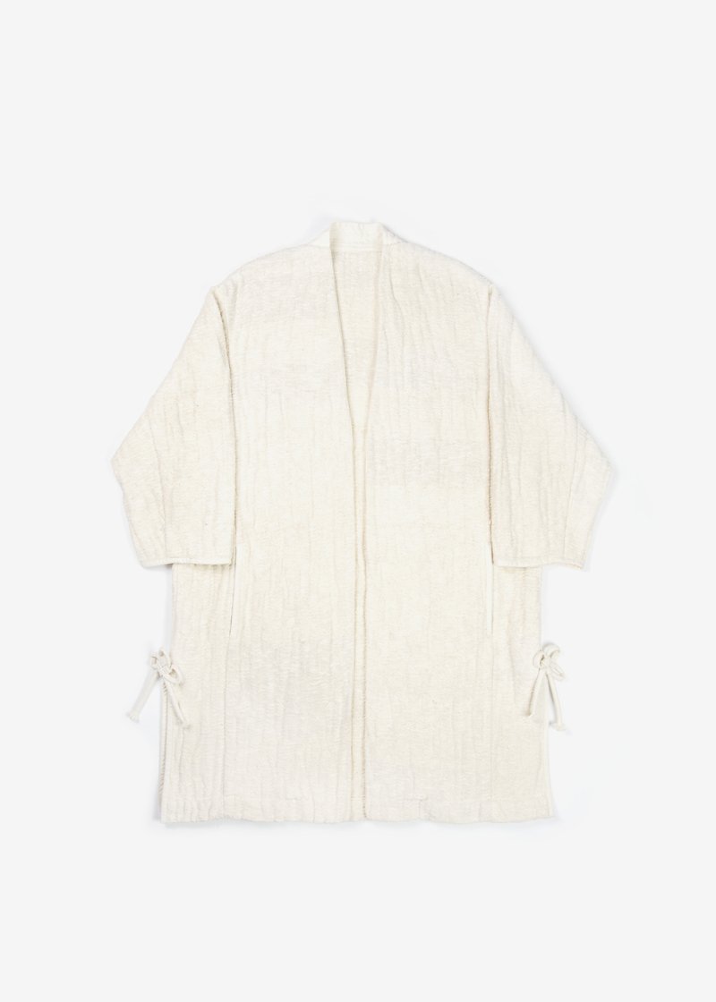 11. Hemp work coatHemp work clothes recalling the texture of antique okuso clothes. Okuso are the waste fibers from the production of asa (hemp) threads. Okuso were used in times when cotton was precious, especially in northern regions such as Tohoku.
