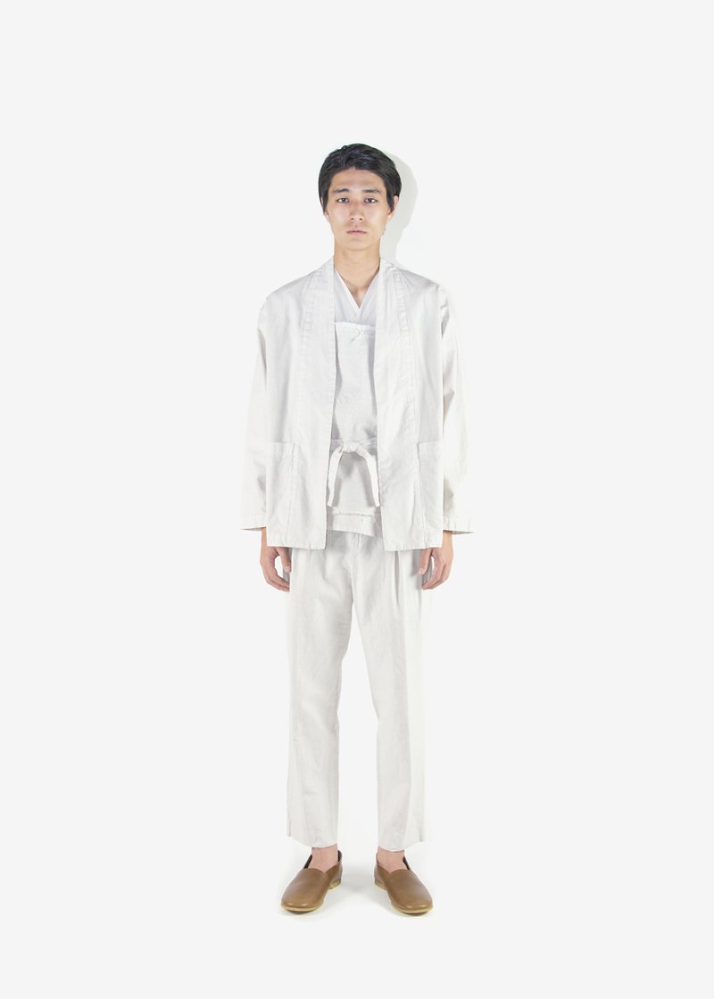 84. Canvas haori jacket, canvas top with Hakkaku-Shinka embroidery and wrapped pants - old white