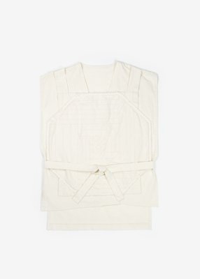 10. Hemp work top with Hakkaku-Shinka embroideryThe fabric is composed of organic cotton thread for the warp and hand-spun hemp thread for the weft. Woven slowly with an antique shuttle weaving machine. Hakkaku-Shinka embroidery on the top.