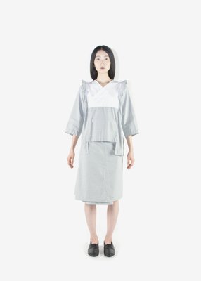 45. Twill blouse and twill wrapped skirt