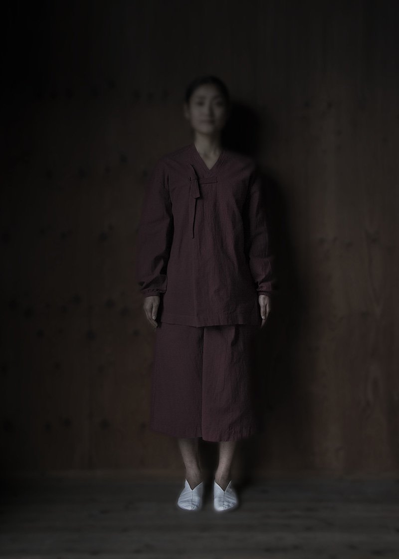 38. Organic farming hand-spun cotton dress and wrapped skirt | redThe cotton used for the collection are cultivated with organic farming methods. It was hand-spun, and producing a soft and plush fabric. Woven slowly with a shuttle weaving machine. This method of weaving allows air to get inside the cotton during the weaving process. Comes in natural, black, lac herbal dyed red and Ryukyu indigo.