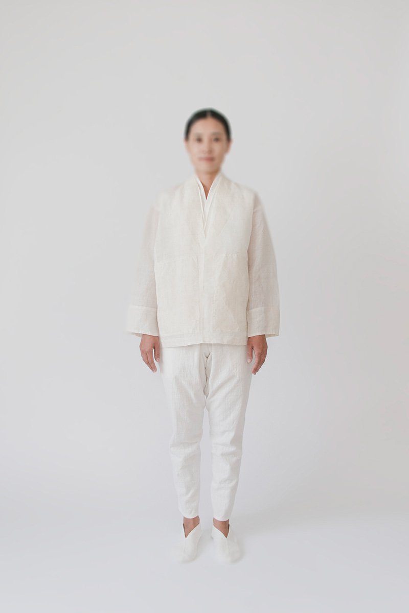 05. karamushi haori, Hand-spun cotton monpe pantsKaramushi fabric is made from the fibers of karamushi vines. The fabric is completed over many hand works by matured craftsmen.