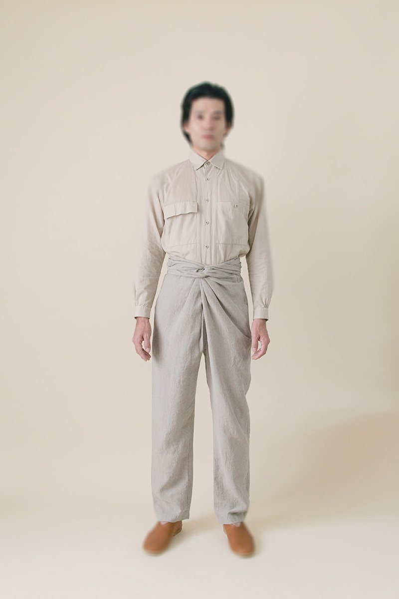 37. Pojagi shirt, linen wrapped pants, Naturally tanned leather shoesShirt composed of organic cotton french twill-weave, organic cotton lawn and organic cotton satin. Pants made from fine belgian linen fabric. Leather shoes smooth textured leather tanned with the extract from bark of mimosa tree. No hazardous chemicals, artificial coloring or treatments are used throughout the production process.This leather gradually gains its own unique color as time passes.