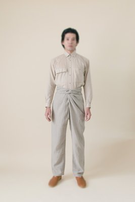 37. Pojagi shirt, linen wrapped pants, Naturally tanned leather shoesShirt composed of organic cotton french twill-weave, organic cotton lawn and organic cotton satin. Pants made from fine belgian linen fabric. Leather shoes smooth textured leather tanned with the extract from bark of mimosa tree. No hazardous chemicals, artificial coloring or treatments are used throughout the production process.This leather gradually gains its own unique color as time passes.