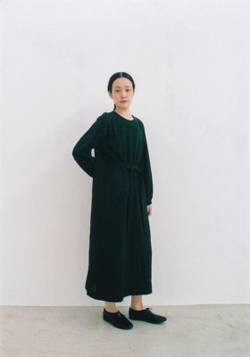 8.Ramie and wool back gathered dressFabric is made from mixed spinning of ramie and wool.
