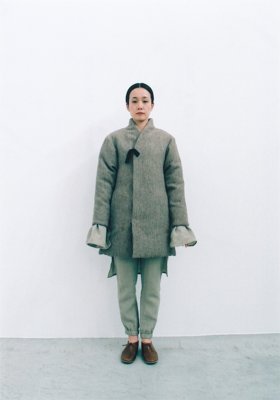 40.Wool and linen down coatThe front cloth is made from linen. Inner cotton is 90% Down and 10% Feather.