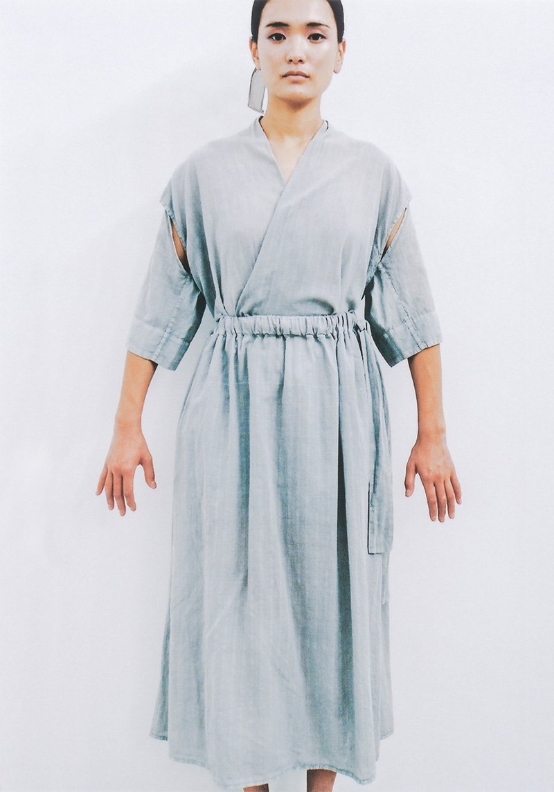 Khadi cotton Sumi-dyed gray short-sleeved haori jacket and gathered skirt