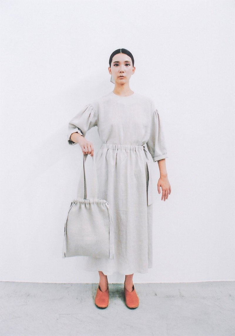 Light linen pullover shirt, gathered skirt and Linen kinchaku bag