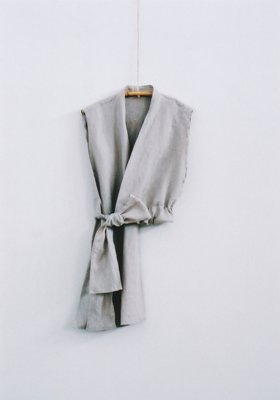 Light linen ancient vest