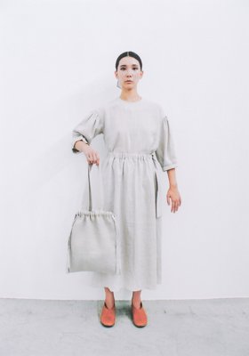 Light linen pullover shirt, gathered skirt and Linen kinchaku bag