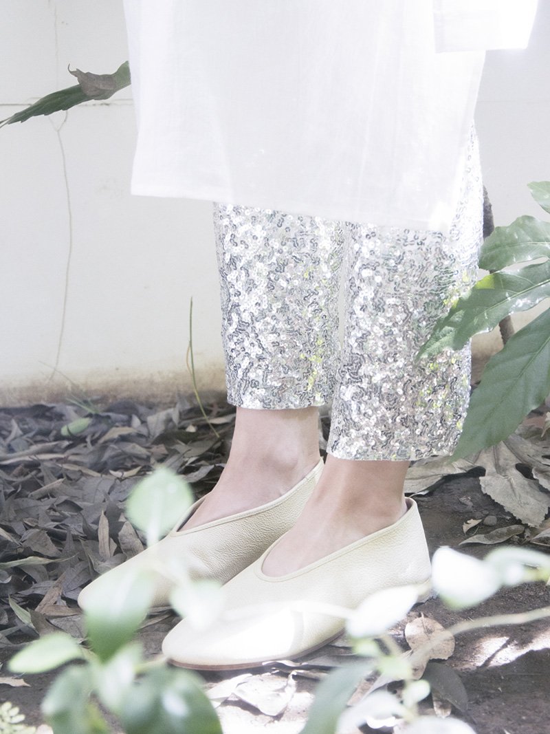 11 Umi-Hagoromo Linen Monpe pants, Shironameshi folk dress shoesSpangle embroidery on Belgium linen. Inspired by Japanese traditional work clothing.