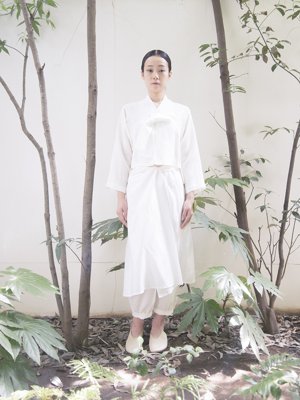 8 Umi-Hagoromo Linen folk suits, Shironameshi folk dress shoesMade from Belgium linen. Skirt parts made from Linen cotton lawn.