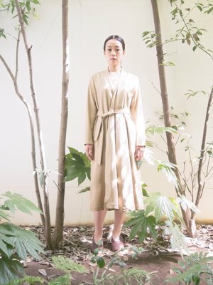 25 Yama-Nokoromo trench coatMade from extra-long staple superior pima-cotton. High density fabric having flexibility.