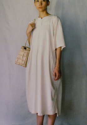 Organic cotton light lily colored t-shirt dress, Kuba Shoulder bag