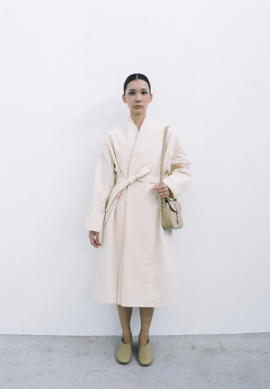Futaebaori Trench coat, Light leather shoulder bag