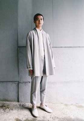Beautiful organic cotton sumi-dyed light sumikuro colored haori shirt jacket and "Tattuke"