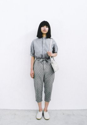 Khadi Nadeshiko woodblock printing sumi-dyed light sumikuro shirt, Khadi - canvas Cockscomb woodblock printing sumi-dyed light sumikuro pants, Light leather gray colored ribbon drawstring bag