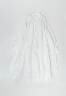 Organic Belgian linen night shirtdress from “Ryugu”