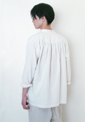 Cotton-wool double-cross unbleached gathered shirt