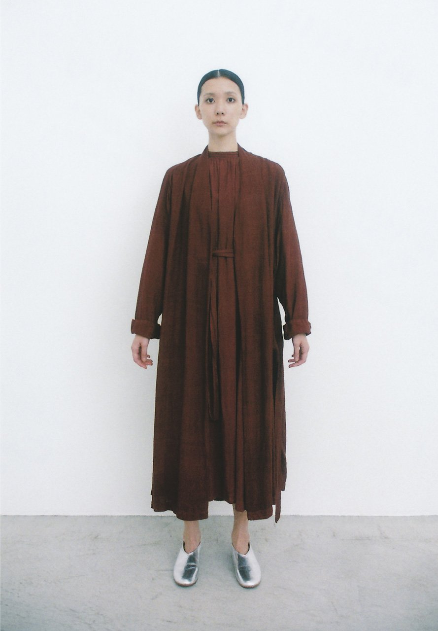 Water jar hand-woven silk wild rose soil color by mad-dyed haori robe and Striped hand-woven silk-cotton dream shirt dress