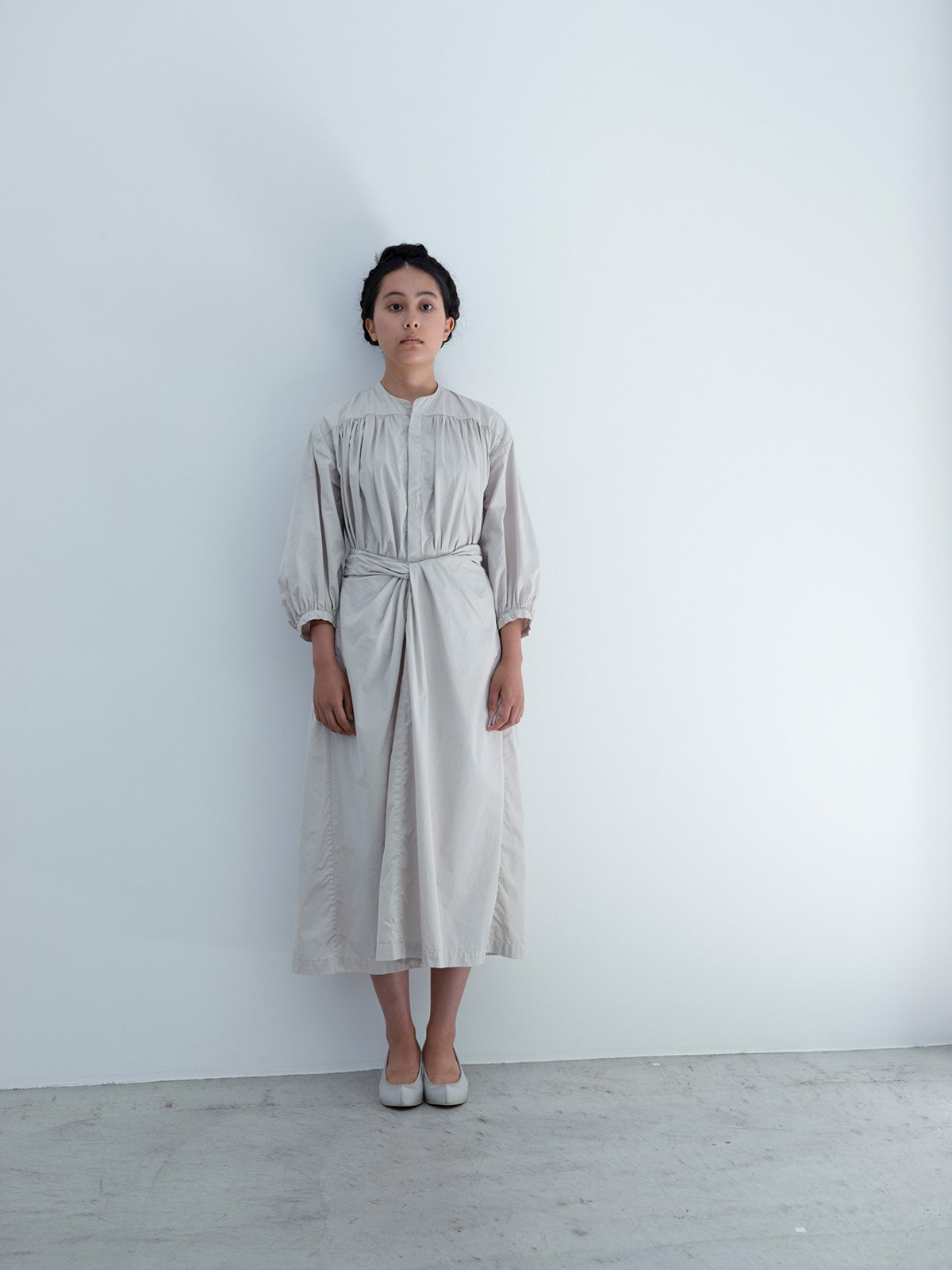 Jade colored suvin cotton broadcloth 1920’s shirt wrapped dress, Deerskin “koshin” folk pumps