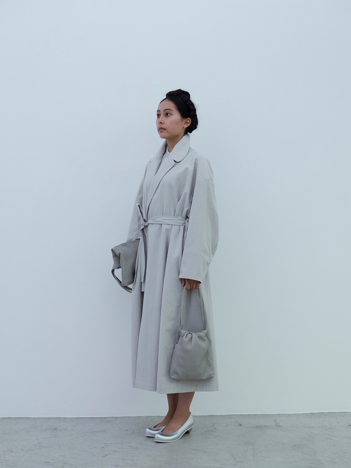 Classic back satin belted coat, Deerskin drawstring bag and small drawstring bag, Silver “koshin” folk pumps