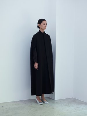 Japanese suffolk melton cloak, High-count linen classic shirt, Silver “koshin” folk pumps