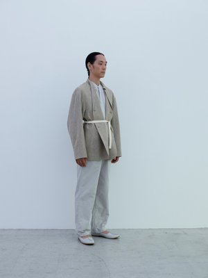Silver colored Indian sacred geometry block print haori jacket, Jade colored Silk twill shirt, High-count linen slim wrapped pants, Deerskin folk shoes