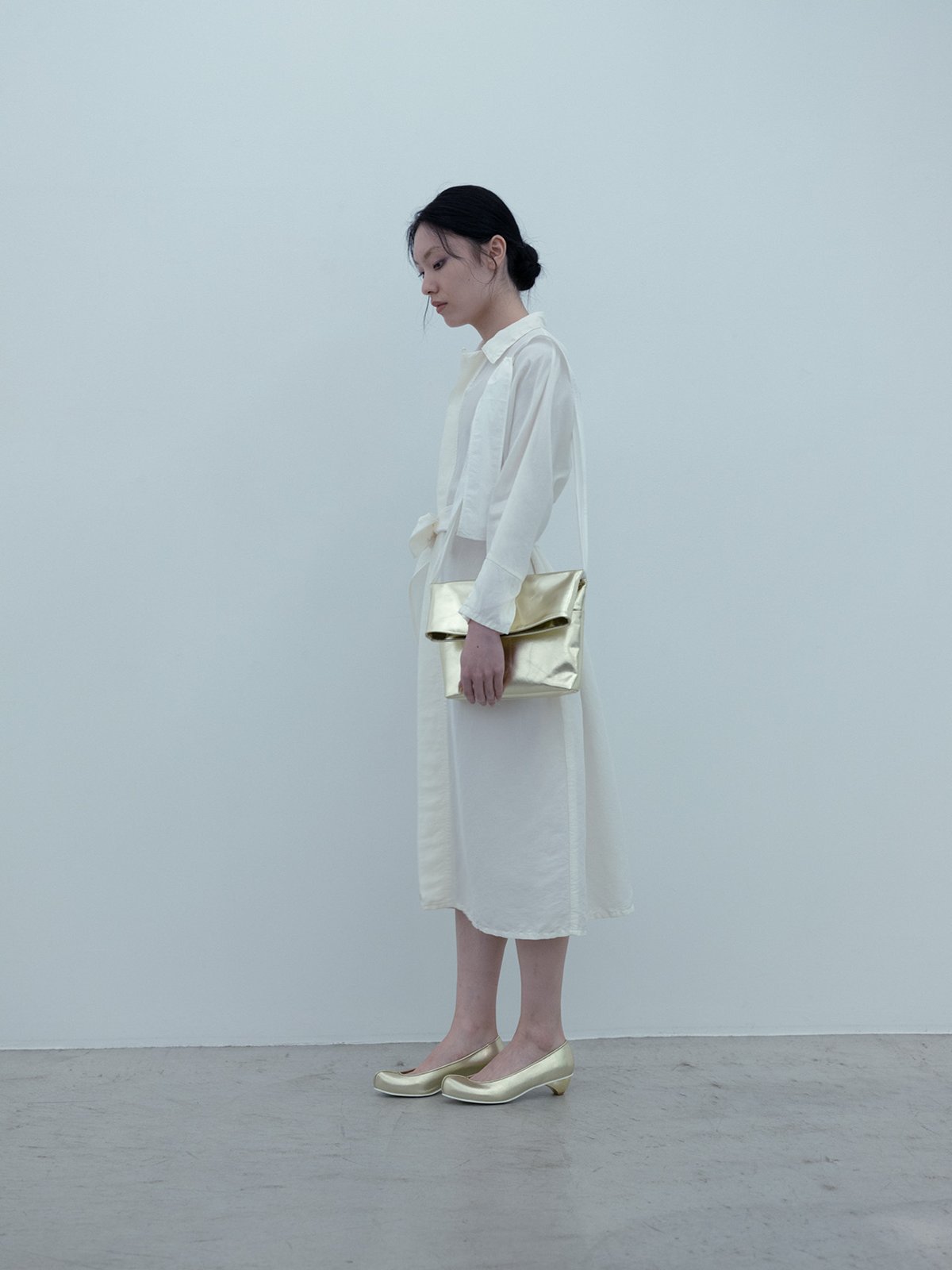 Silk paper grogram white-colored dolman-sleeve shirt dress