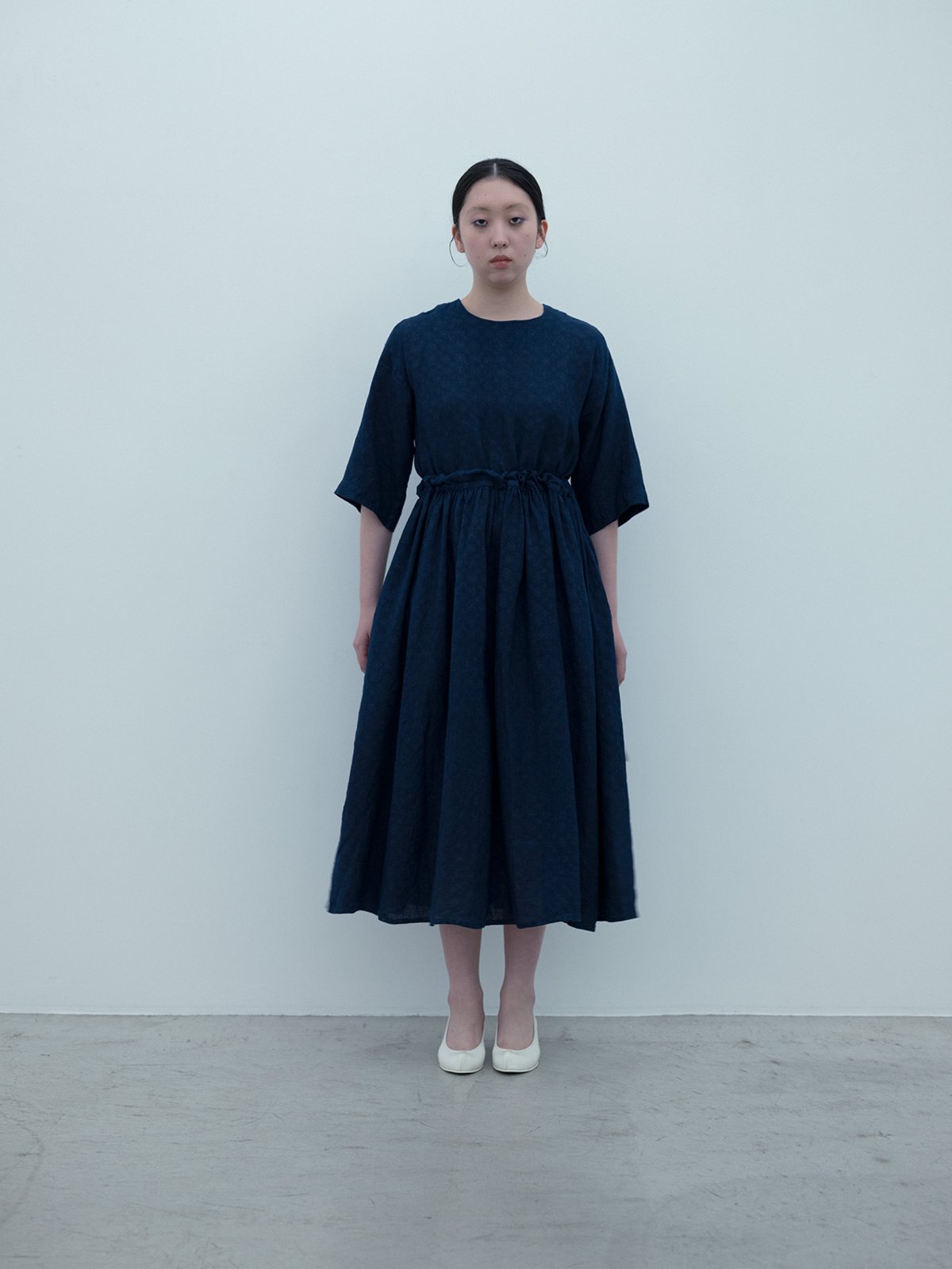Old floral-patterned linen sumi-yambaru colored farmer dress