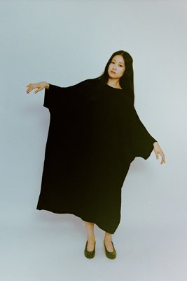 Big silhouette dolman sleeve dress. Made of old linen viscose canvas.