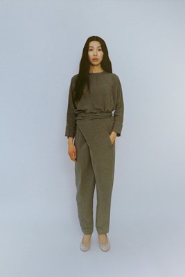 Dolman sleeve top with cuffed sleeves. Basic wrapped pants. Made of linen viscose canvas.