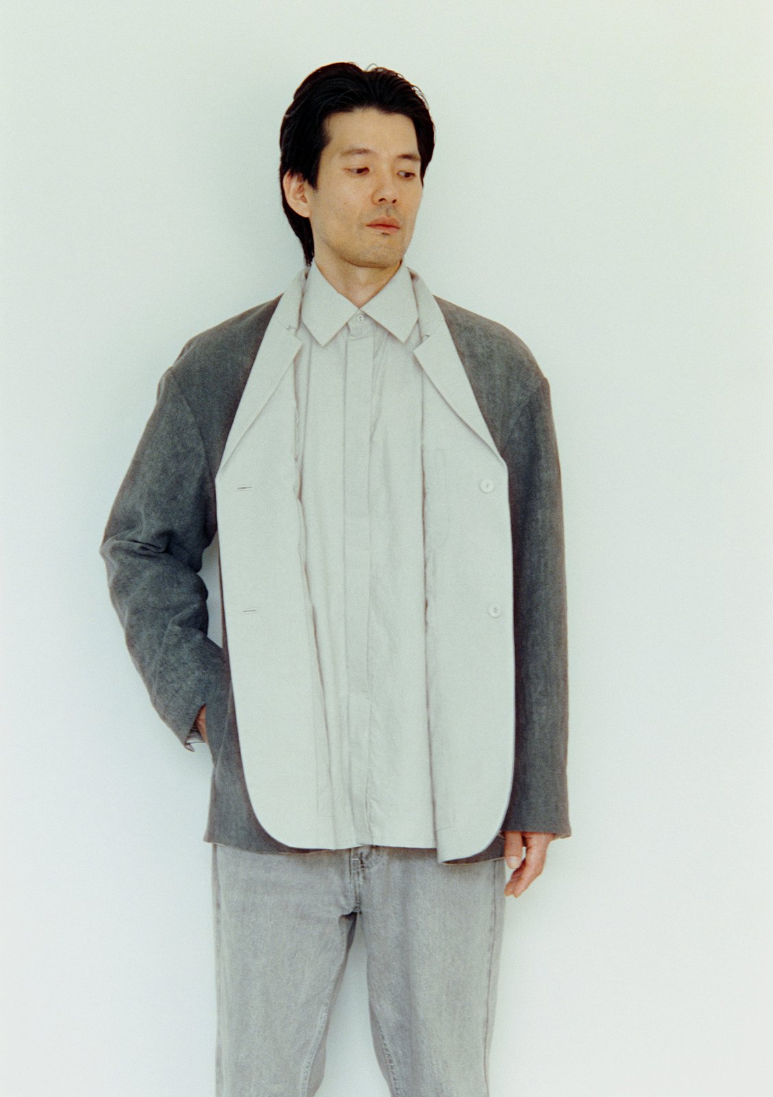 Reversible tailored haori jacket sumi-dyed linen outer with cotton linen typewriter lining, Front-fly shirt in same material as lining